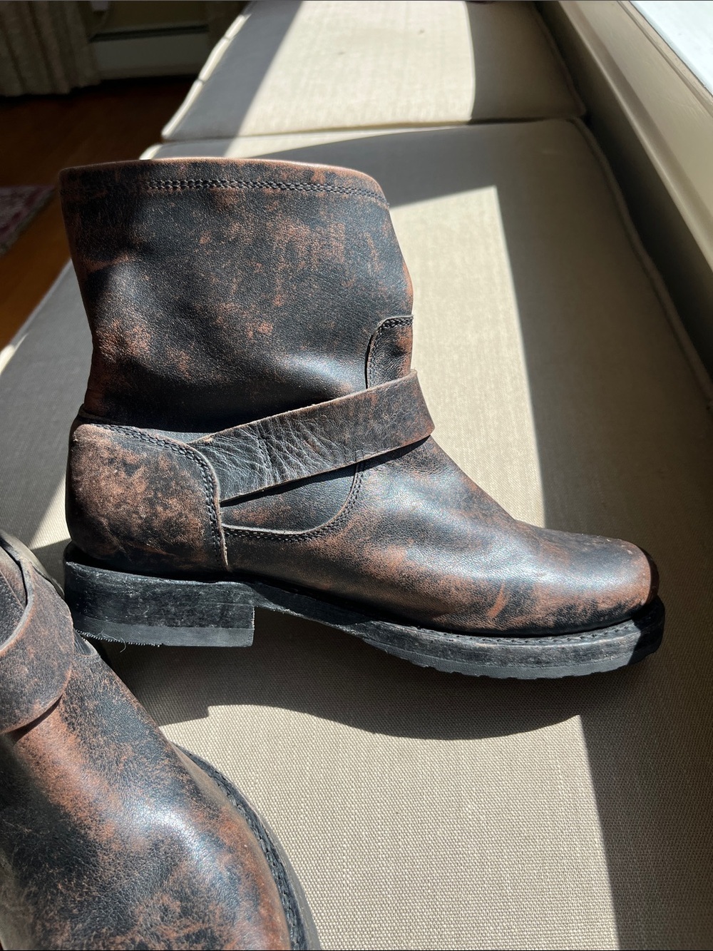 Frye Veronica Distressed Short Moto Ankle Booties NEW  6.5 Antiqued Black Brown - Picture 5 of 8